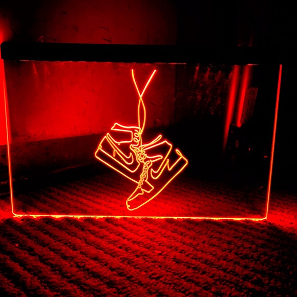 NIKE SHOE LED NEON RED LIGHT SIGN 8x12 - Picture 1 of 3